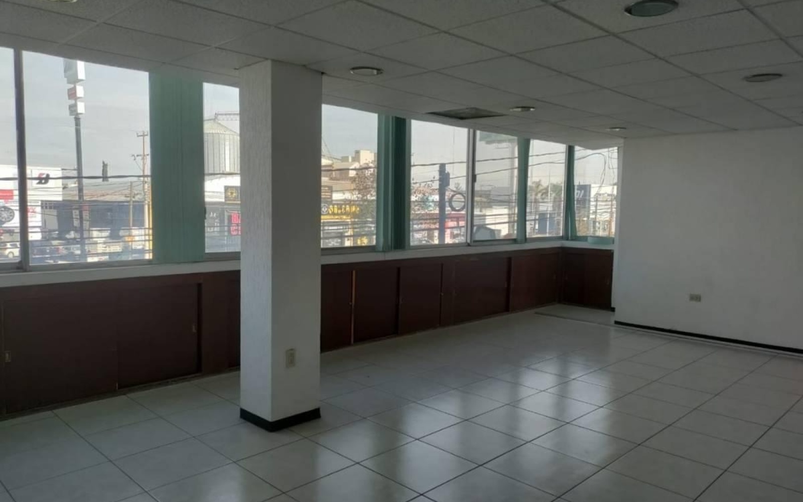 1004 Av. de la Convención de 1914 Nte. CIRCUNVALACION NORTEFRACCIONAMIENTO, 0 , 10 Habitaciones Habitaciones,0,Local Comercial,Venta,Av. de la Convención de 1914 Nte.,0,1113