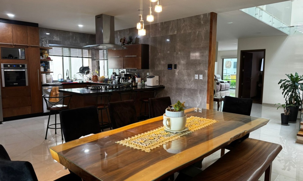 Av. Arroyo del Molino, Las Cavas, Aguascalientes 20110, 4 Bedrooms Bedrooms, 2 Rooms Rooms,3 BathroomsBathrooms,Casa,Venta,Av. Arroyo del Molino,0,1243