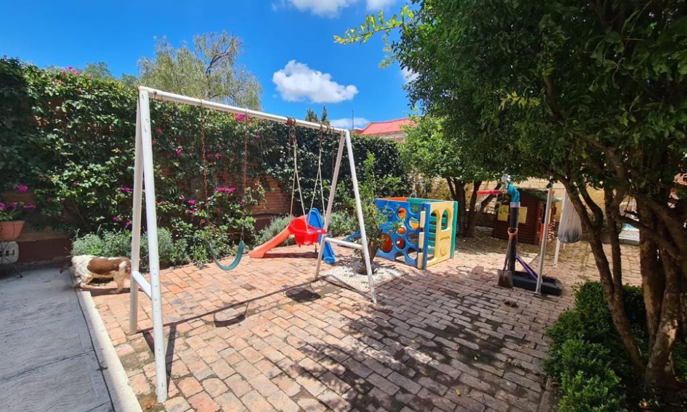 402 Hernan Cortez Campestre la herradura, 5 Habitaciones Habitaciones, 7 Habitaciones Habitaciones,6 BathroomsBathrooms,Casa,Venta,Hernan Cortez,0,1034