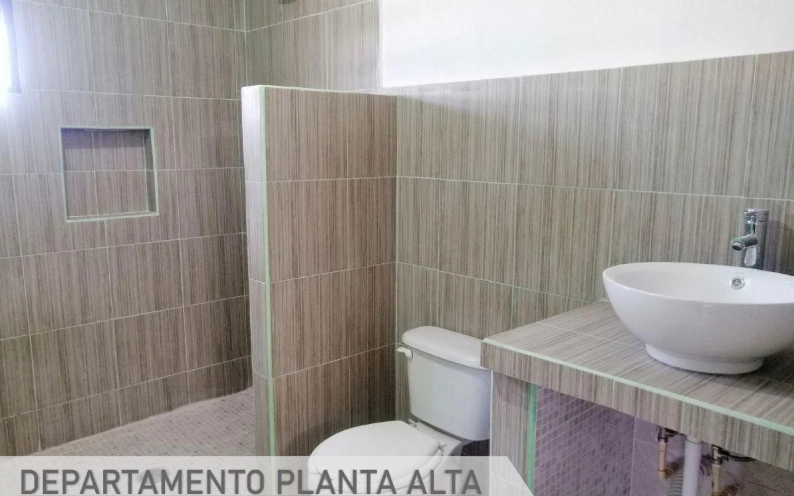 7 CRISANTEMO EL CENTENARIO, 4 Habitaciones Habitaciones, 1 Habitación Habitaciones,2 BathroomsBathrooms,Casa,Venta,CRISANTEMO,1046
